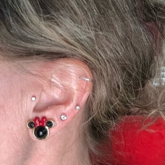 Kate Spade Minnie Mouse Stud Earrings Gold Black Red Bow Disney Disneyland World - Picture 4 of 4